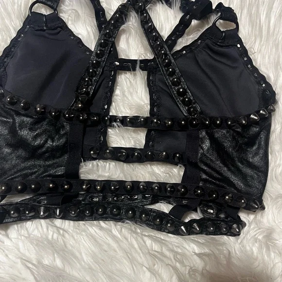 Toxic vision pentagram Studded top - Picture 4 of 4